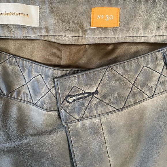 Shorts - Picture 3 of 3